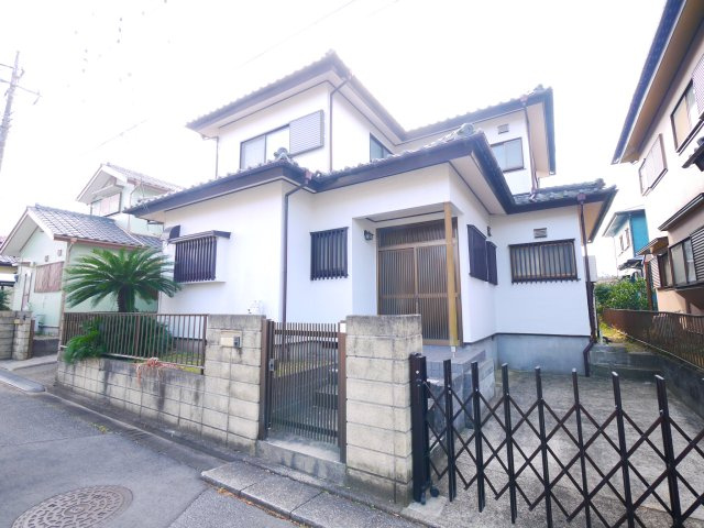 茂原市北塚　中古戸建の外観|スーパーベイシア徒歩約6分 ４LDK  都市ガス 　数年前に外壁塗装済み