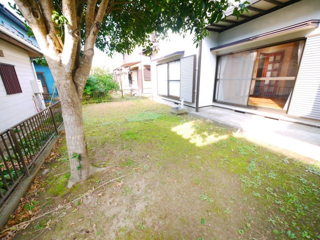 茂原市北塚　中古戸建の庭|スーパーベイシア徒歩約6分 ４LDK  都市ガス 　数年前に外壁塗装済み
