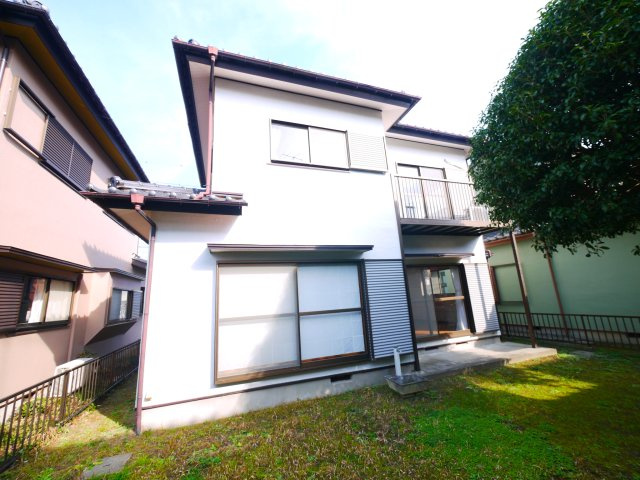 茂原市北塚　中古戸建の庭|スーパーベイシア徒歩約6分 ４LDK  都市ガス 　数年前に外壁塗装済み