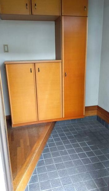 茂原市北塚　中古戸建の玄関|スーパーベイシア徒歩約6分 ４LDK  都市ガス 　数年前に外壁塗装済み
