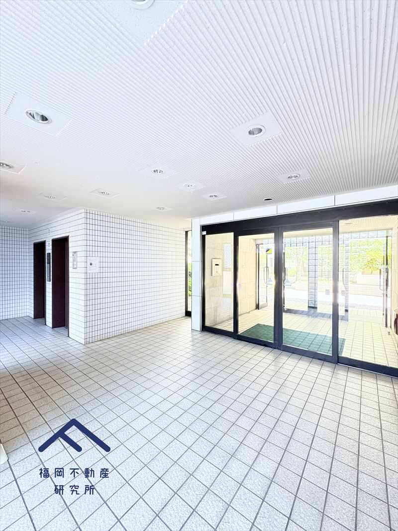 箱崎エクセル南２２のエントランス