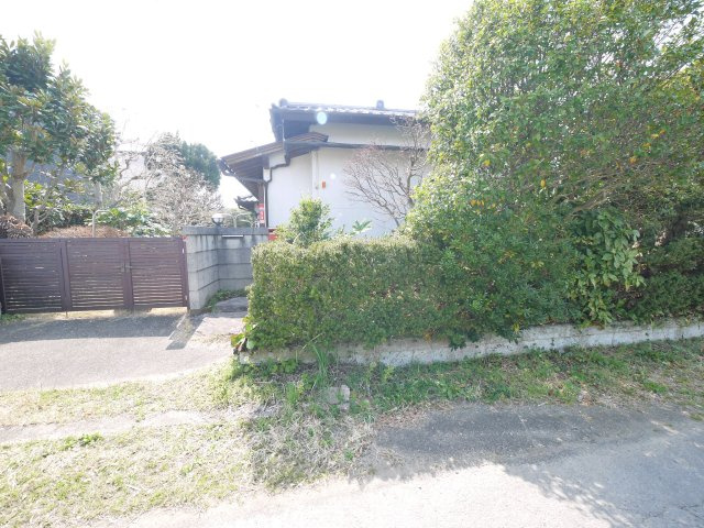 茂原市小林　平家中古戸建の外観|敷地約196坪　6SDK平家　閑静な田園地帯和風庭園の平家 駐車2台可 スーパーせんどう約1km