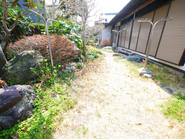 茂原市小林　平家中古戸建の庭|敷地約196坪　6SDK平家　閑静な田園地帯和風庭園の平家 駐車2台可 スーパーせんどう約1km