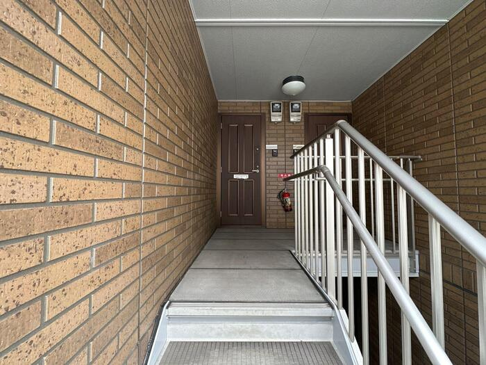 グランモア東九条3のエントランス