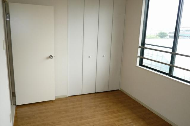 アドザックス・ラフィネＢ号棟の収納|写真は反転タイプのＡ201号室です