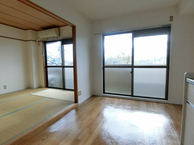 【居間・リビング】 | ブルガー光