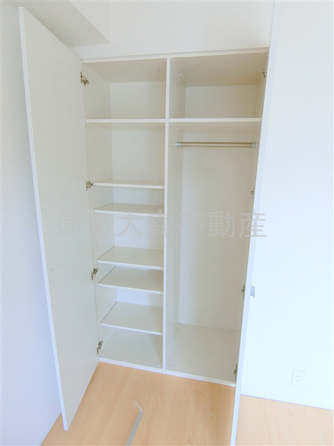 レジデンス大森の収納|棚収納とクローゼット