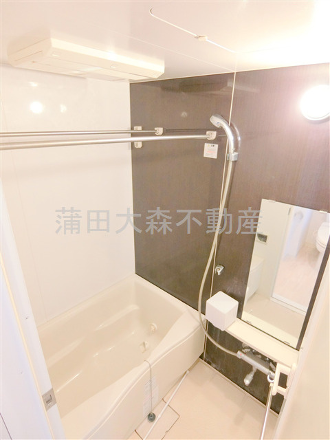 レジデンス大森の浴室|浴室乾燥機付きのバスルーム　ちょっと大きめな浴槽がポイントのお風呂