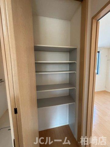 柏崎市宝町のアパートの収納