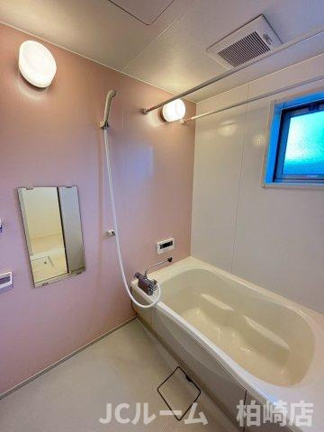 柏崎市宝町のアパートの浴室
