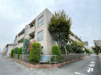【外観】 | 鉄筋コンクリート造のガッチリとした建物。