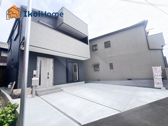 明石市大久保町江井島　新築戸建の駐車場|●年中無休：見学時間9:00～20:00・当日予約可●駐車場は並列3台ですので、来客時も安心！