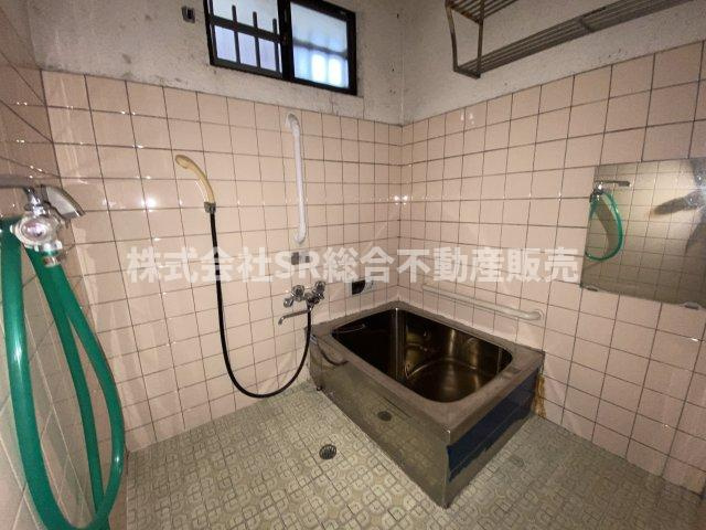 旭町中古テラスハウスの浴室|浴室は追い炊き機能付き！