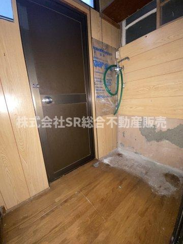 旭町中古テラスハウスの脱衣所|広々とした脱衣場です
