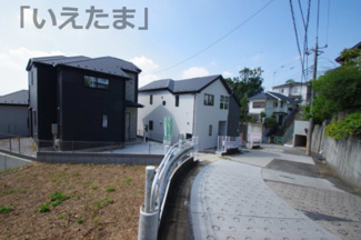 【前面道路含む現地写真】