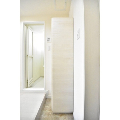 【内装】 | ルクス板橋 | 明るい色調の室内です