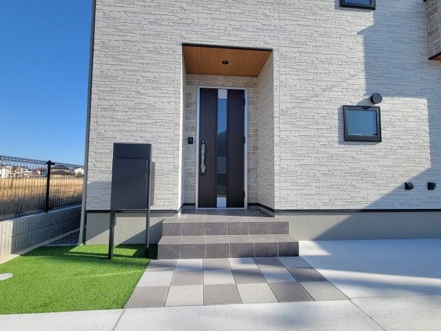 備前・新築戸建の玄関