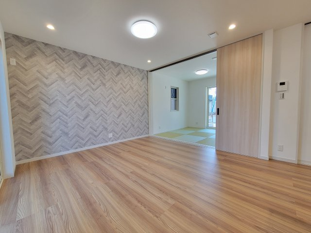 備前・新築戸建の居間・リビング