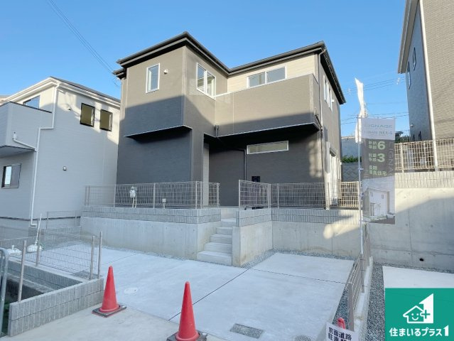 高槻市唐崎中　第1期・第2期　新築一戸建ての外観|安心の10年保証！外観を美しく保ち、雨水で汚れを落とします！気になることがありましたら、お気軽にお問い合わせください！