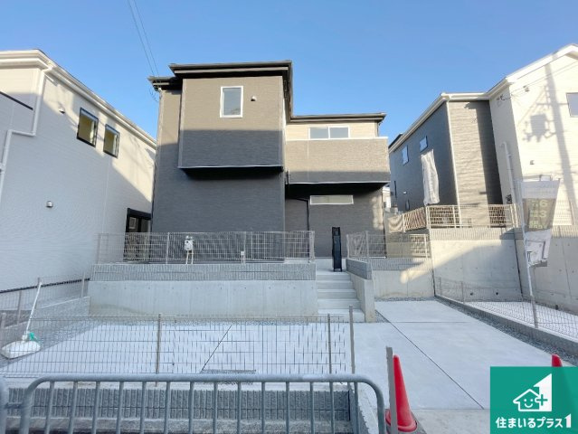 高槻市唐崎中　第1期・第2期　新築一戸建ての外観|お客様に長く安心して住んでいだだける事にこだわった家づくり！住んでからのアフターサービスにもしっかりと取り組んでいます！