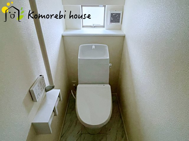 さいたま市北区別所町1128番　新築一戸建て　ハートフルタウン　Aのトイレ|しっかり換気のとれるお手洗い付き♪