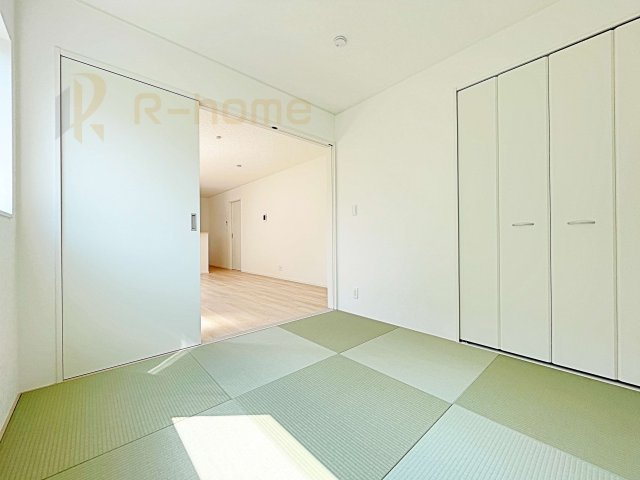 常総市新石下第9　新築戸建て　1号棟の和室|フローリングより衝撃が少ない和室は、ご両親のお部屋やキッズスペース、客間としても活用頂けます。