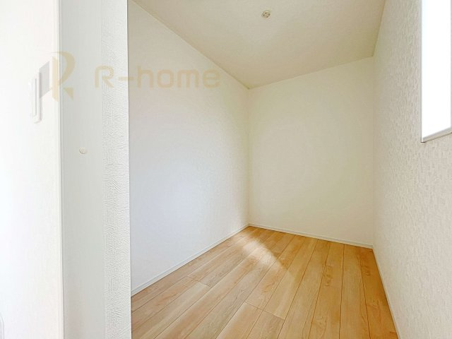 常総市新石下第9　新築戸建て　3号棟の収納|人気のウォークインクローゼット！アウター類はもちろん、季節ものや寝具も収納できます！