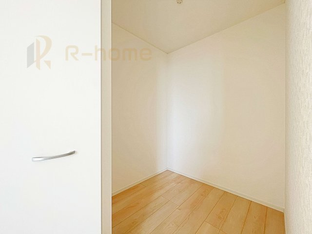 常総市豊岡町第2　新築戸建て　3号棟の収納|人気のウォークインクローゼット！アウター類はもちろん、季節ものや寝具も収納できます！