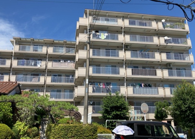 【現況写真】 | 愛甲石田ダイヤモンドマンション | 景色重視でお家選ぶをするとスーパーが遠い！学校が遠い！など生活をするうえで利便性で困ることもあります。まず一度現地を見学する際に、周辺の施設などがあるかを確認し、暮らし始めた後のことを想像しましょう。