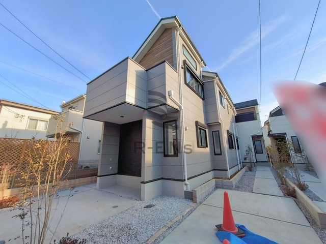 【外観】 | 練馬区石神井台８丁目　新築戸建て　１号棟 | 飽きのこないデザインで、末永く快適に暮らせる住まいを予感