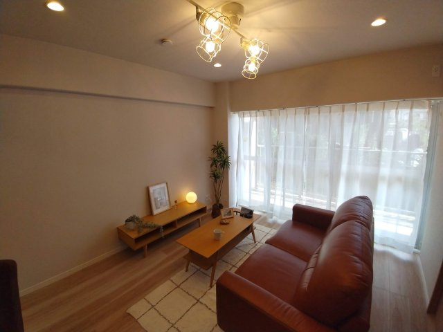 【居間・リビング】ソレイユ鷹の台Ｄ棟 