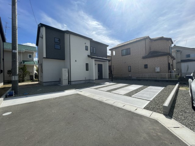 新築戸建・建売　郡山市富田町字大徳南　GRAFARE　全4棟の駐車場