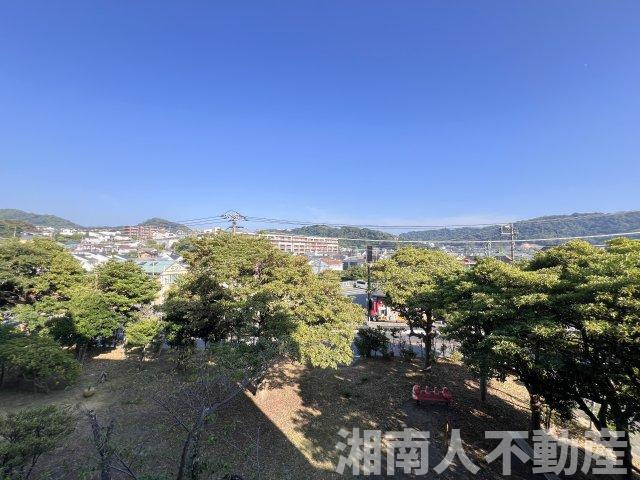 葉山エコーハイツの周辺