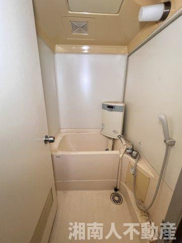 葉山エコーハイツの浴室|落ち着いた空間のお風呂です