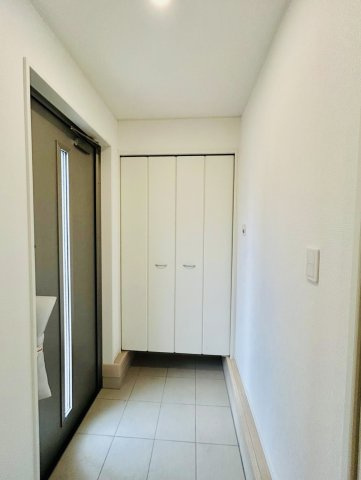 秦野市平沢　限定１棟　新築住宅の玄関