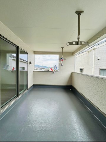 秦野市平沢　限定１棟　新築住宅のバルコニー