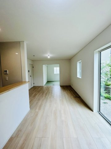 秦野市平沢　限定１棟　新築住宅の居間・リビング