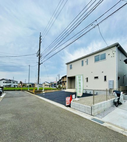 秦野市平沢　限定１棟　新築住宅の前面道路含む現地写真