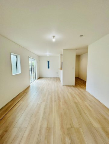 秦野市平沢　限定１棟　新築住宅の居間・リビング