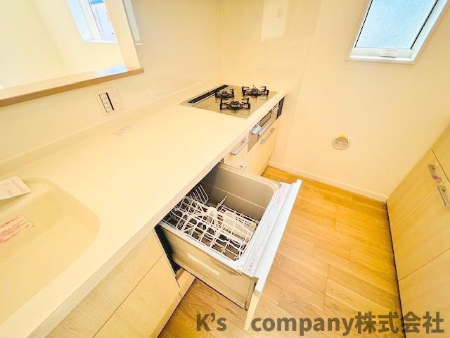 ◎茅ヶ崎市香川5丁目　新築戸建　6号棟のキッチン|食器洗い乾燥機付きで家事の時短に役立ちます☆