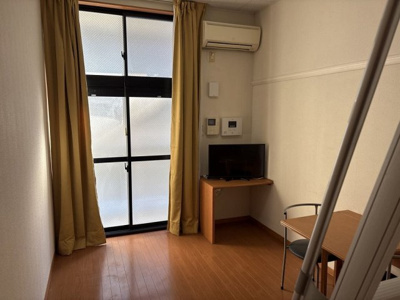 【居間・リビング】 | レオパレスボヌール | ゆったり過ごせる居間です