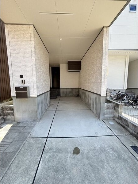 大喜新町3丁目貸家の駐車場