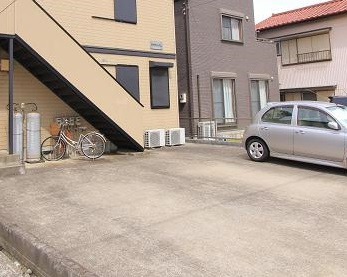 シティハイム　タカラハイムの駐車場