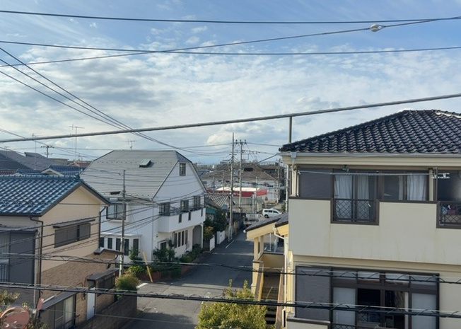 【展望】 | 眺望を気にして物件を探す場合、前面に建物が建っていないか現地で確認しましょう！前面に建物があると景色はもちろん、日当たりや風通しにも影響が出てきます。住んだ時のことを想像しながら現地見学をしましょう。