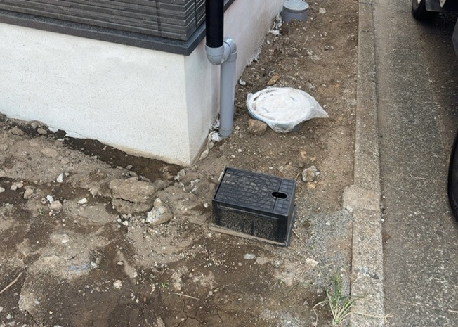 【設備】 | 敷地内には、散水栓や立水栓があります。水道水を直接利用できるため、水を運ぶ手間を省くことが出来ます。大量の水を必要とする洗車作業や清掃などに役立ちます。その他設備とあわせて、現地でご確認ください。