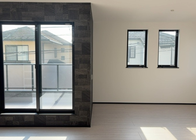 【居間・リビング】 | リビングの間取りの種類は大きくわけてリビングとダイニングが別になっているタイプ、リビングダイニング一体型です。どちらも一長一短ですので、家を選ぶ時はその両面をチェックして決めるようにしましょう。