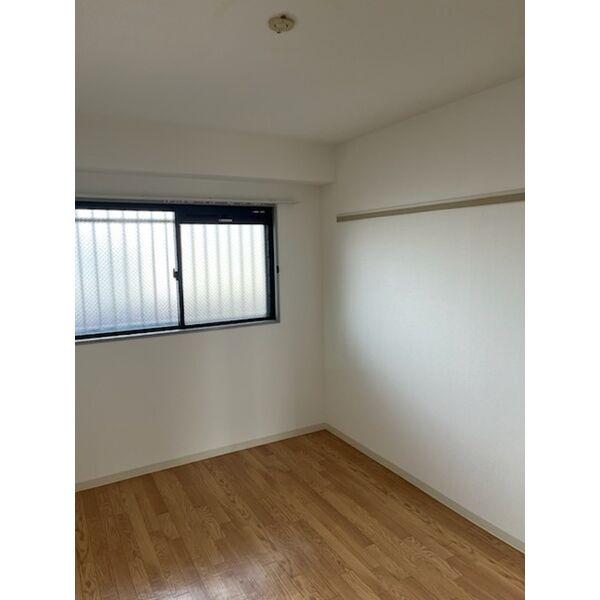 ピュアプレイスの洋室