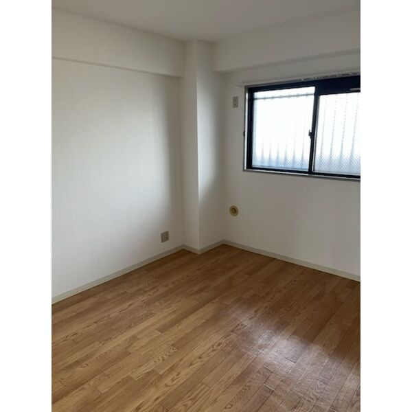 ピュアプレイスの洋室