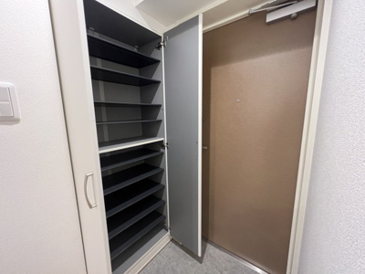 【玄関】 | グランスクエア岡山駅西