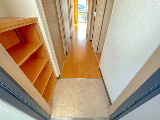 みつばちレジデンスの玄関